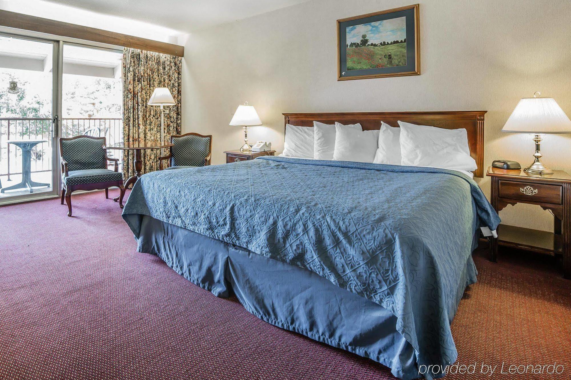 Lodge Econo Near Reno-sparks Convention Center *