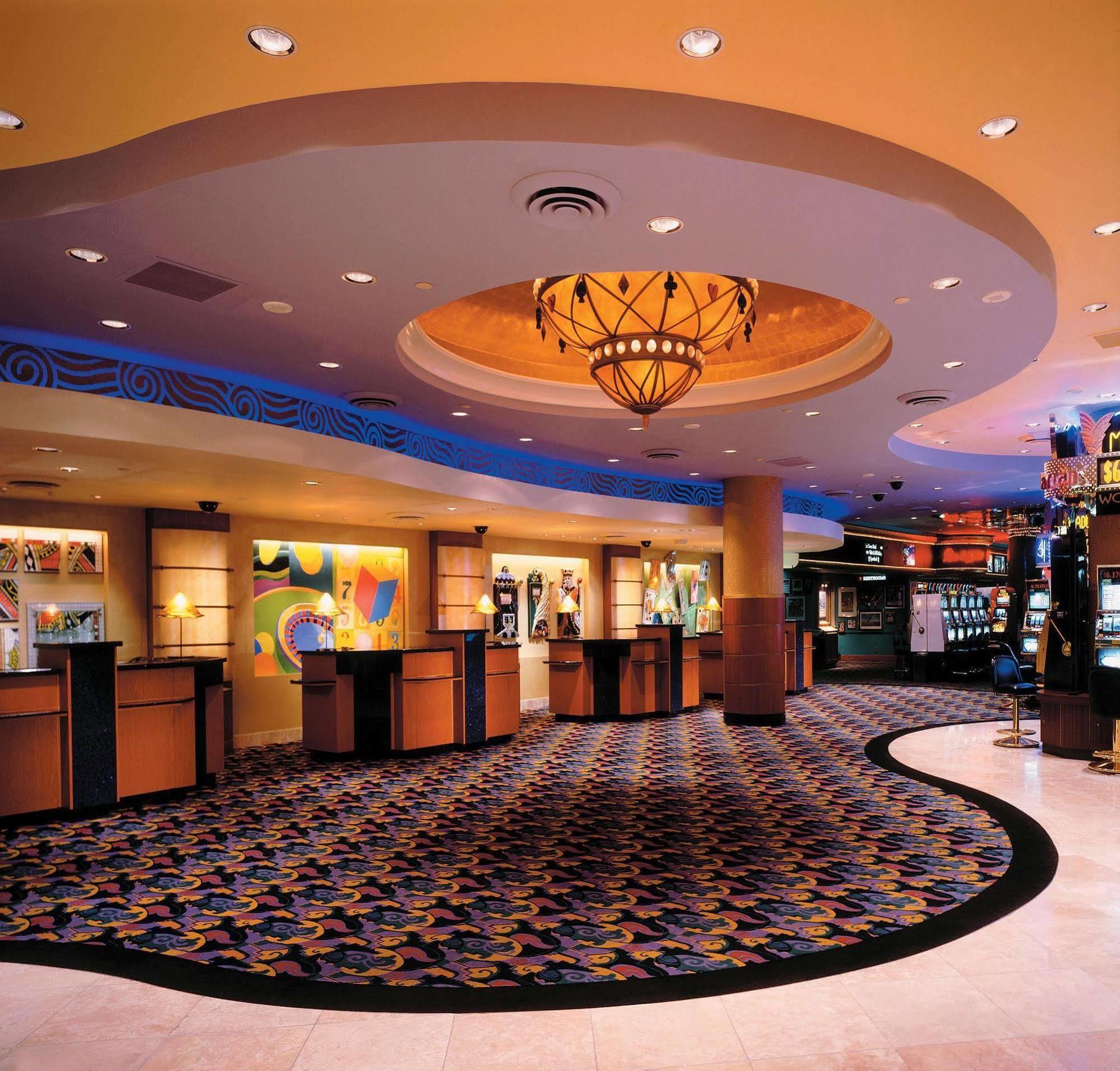 Harrah's & Casino