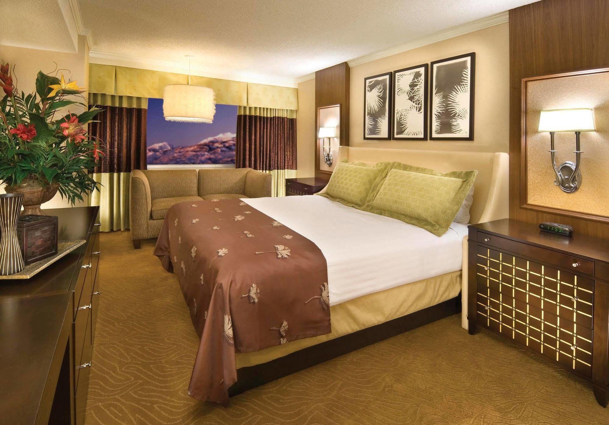 Harrah's & Casino Resort