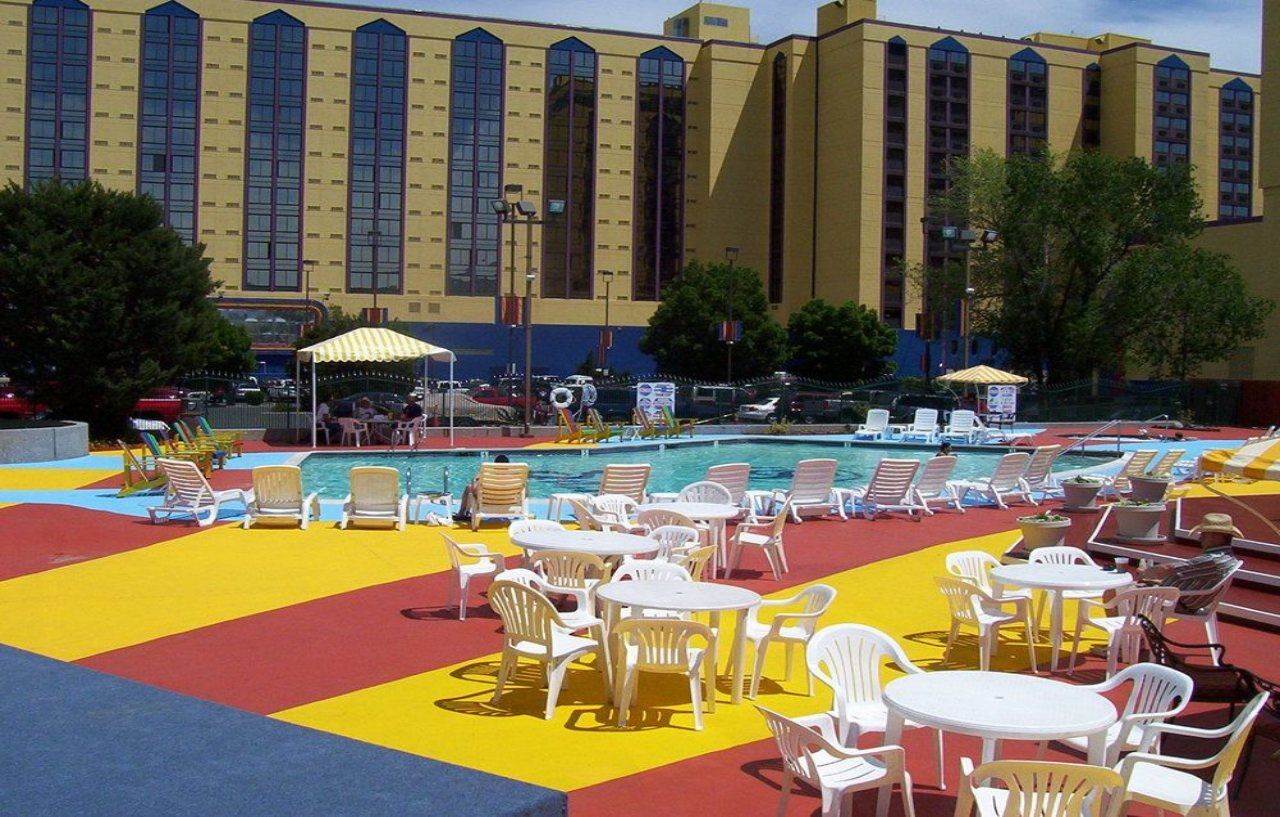 Hotel J