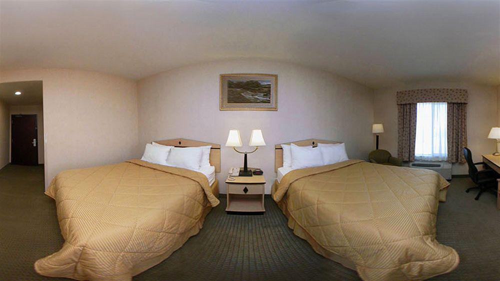 Comfort & Airport Convention Center 3*