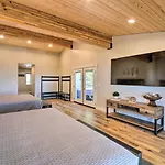 Luxe Reno Chalet With Mountain View 3 Mi To Skiing!