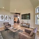 Luxe Reno Chalet With Mountain View 3 Mi To Skiing!