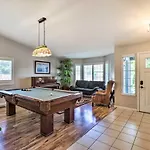 Reno Home With Private Yard And Hot Tub