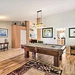 Reno Home With Private Yard And Hot Tub