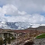 Luxury Retreat - King Beds, Hot Tub, & Pool - Family & Remote Work Friendly