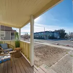 Midtown Flight Deck: 2Br Gem