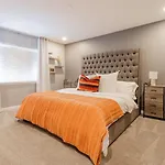 Vibrant Boho Home 3 Bed Pet Friendly