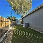 Vibrant Boho Home 3 Bed Pet Friendly