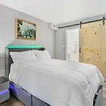 Charming Mid-Century Motel 4