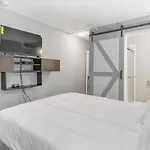 Charming Mid-Century Motel 3