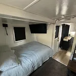 Midtown Charm: 1Br Urban Pad