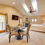 Sleek Reno-Lake Tahoe Retreat, 4 Mi To Ski Mt Rose