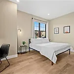 Luxury Living Modern Midtown Ensuite Baths Patio