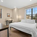 Luxury Living Modern Midtown Ensuite Baths Patio