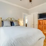 Charming Reno Vacation Rental - Walk To Midtown!