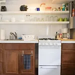 Modern Lofty Studio In Midtown / Charming Old Sw