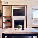 New Luxurious 1Br Apartment Heated Pool Spa & Sauna