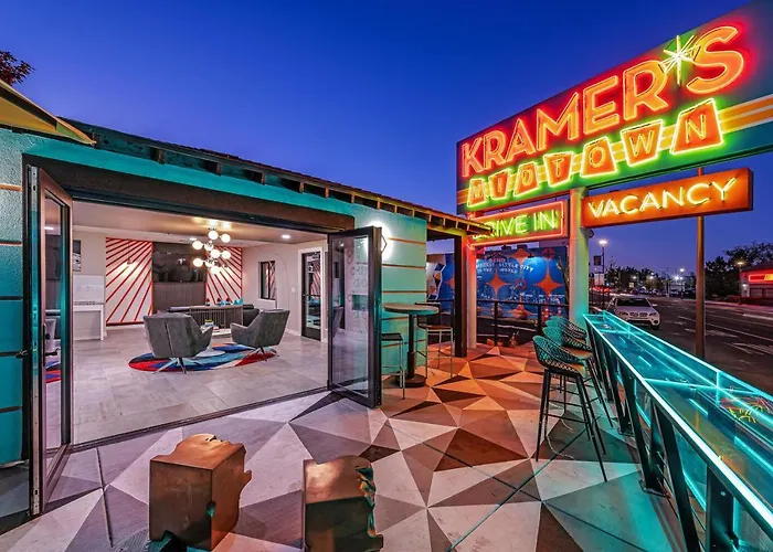 Boutique Motel In The Heart Of Midtown!