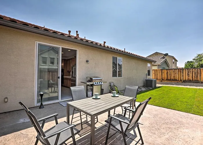Quiet Reno Retreat About 12 Mi To Riverwalk District!