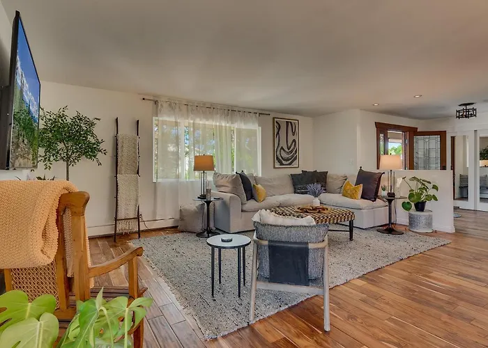 @ Marbella Lane - Eccentric 4Br Modern Ranch Home