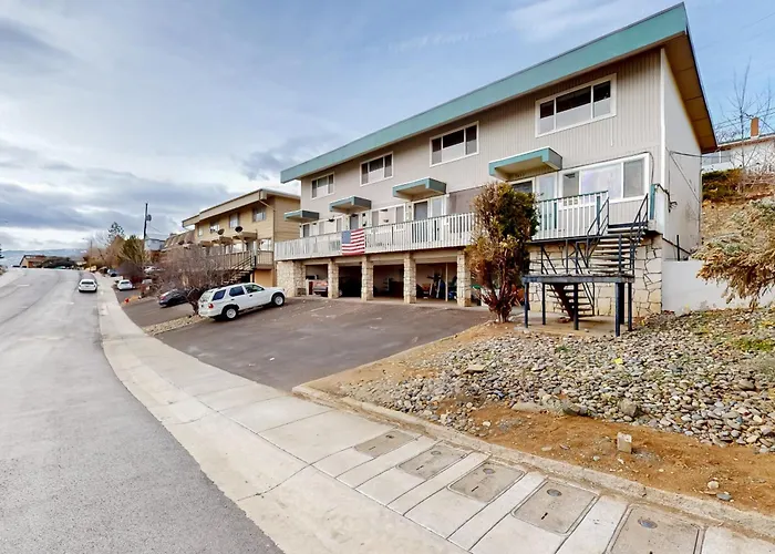 Reno\'S Radiant Retreat