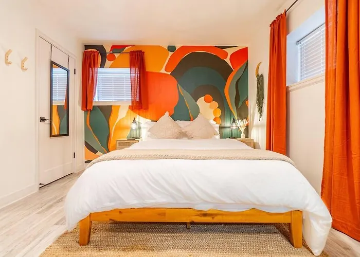 Riverside Luxe: Stylish Designer Retreat