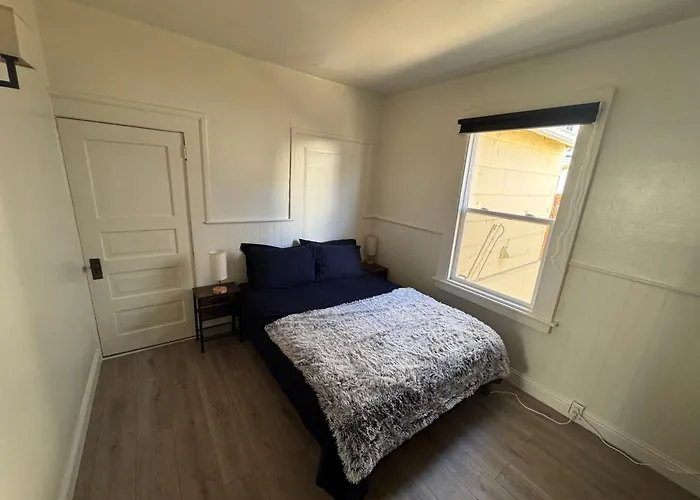Midtown Hideaway 1 Bedroom Nest
