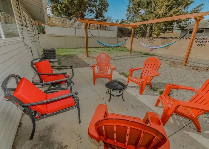 Family Reno Retreat With King Beds And Large Yard