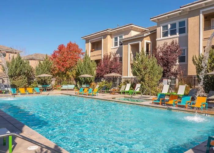 2Br Getaway Pool Gym Basketball Court & Theater Access