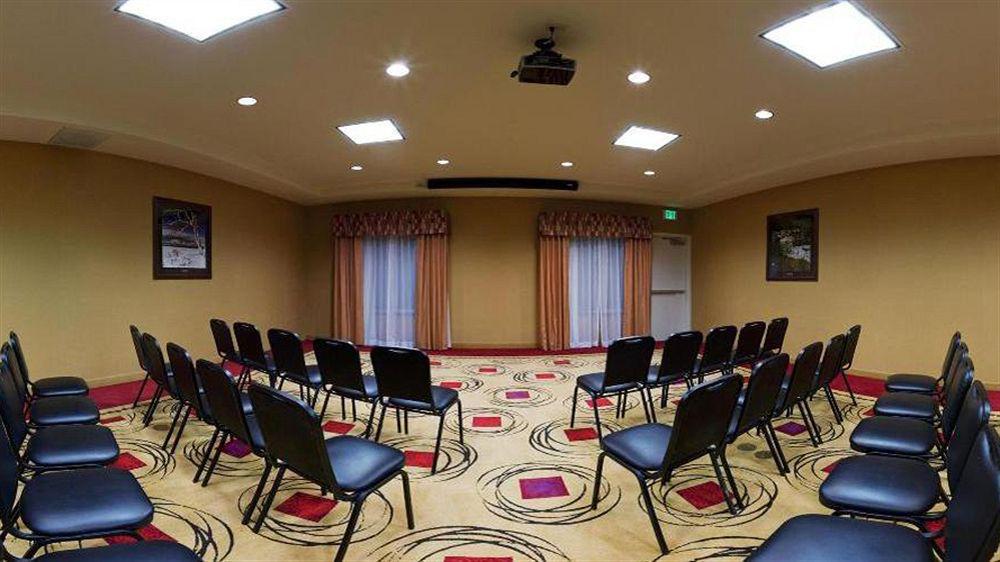 Hotel Express Airport By Ihg 3*