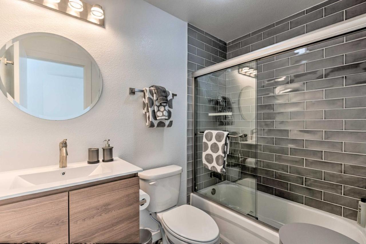 Ski, Hike, Bike Modern Midtown Retreat! *