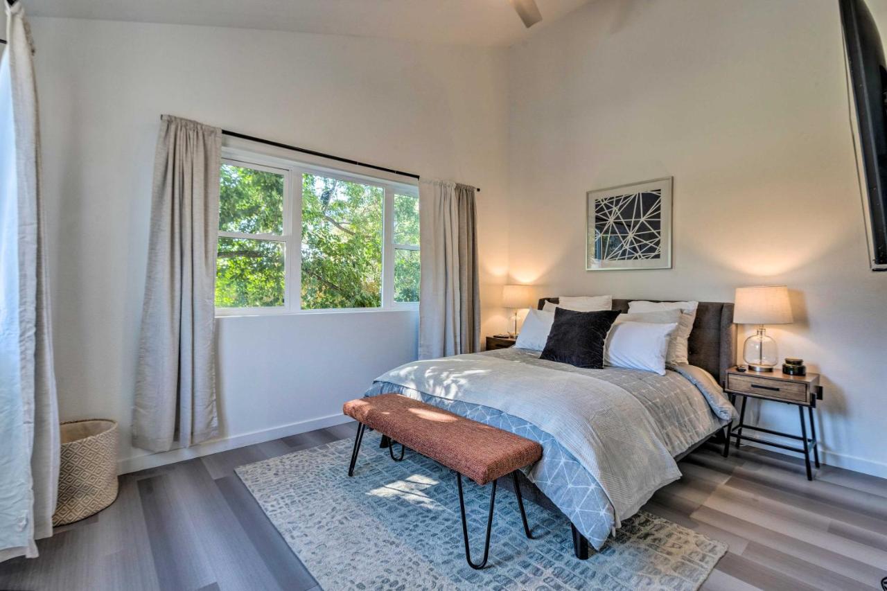 Ski, Hike, Bike Modern Midtown Retreat! Reno