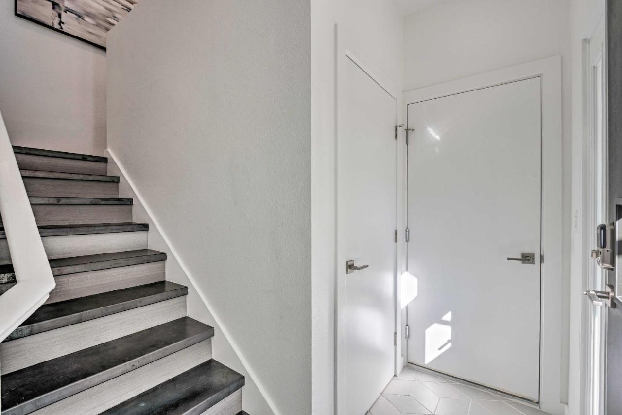Holiday home Ski, Hike, Bike Modern Midtown Retreat! Reno