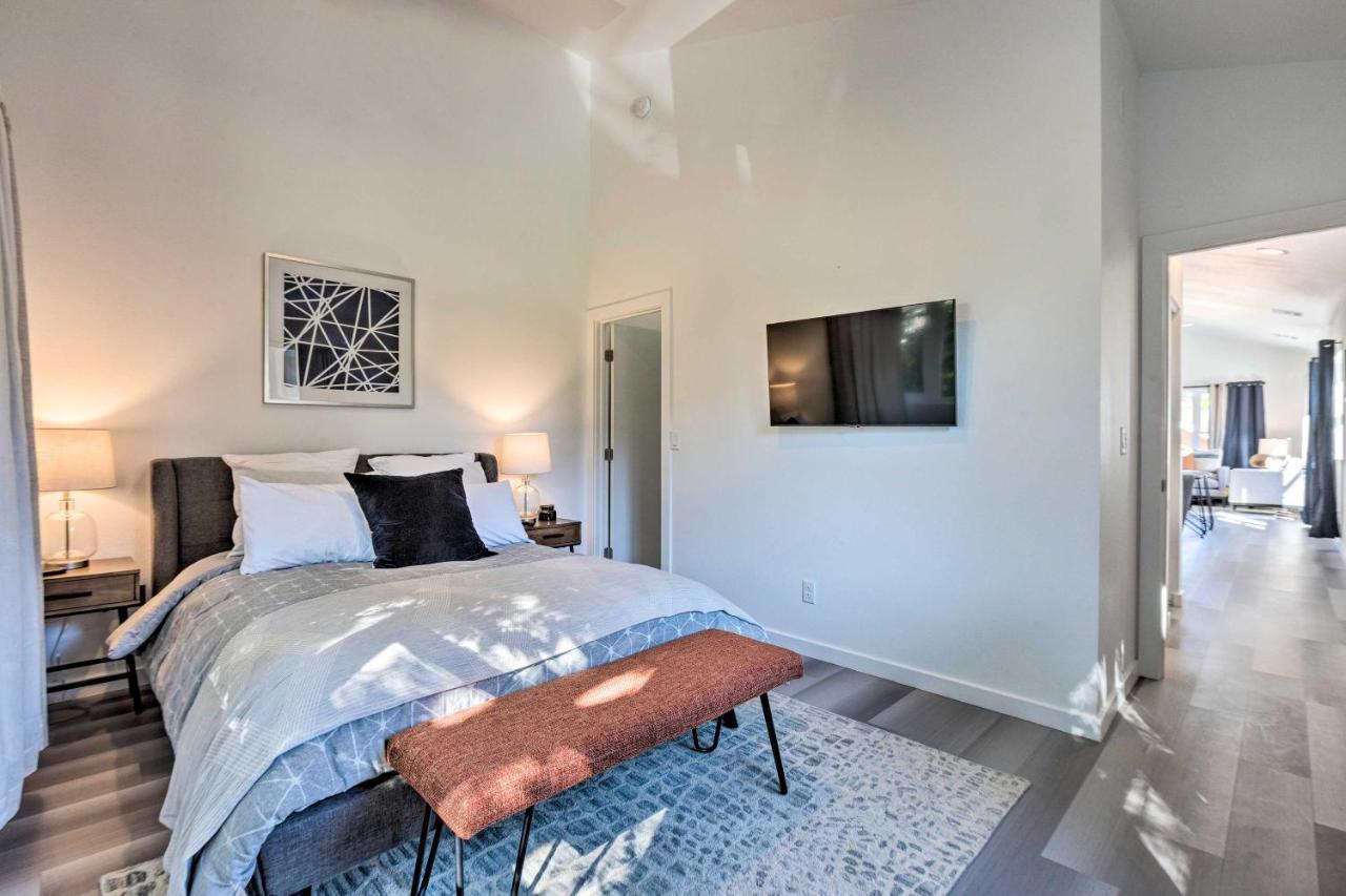 Ski, Hike, Bike Modern Midtown Retreat!