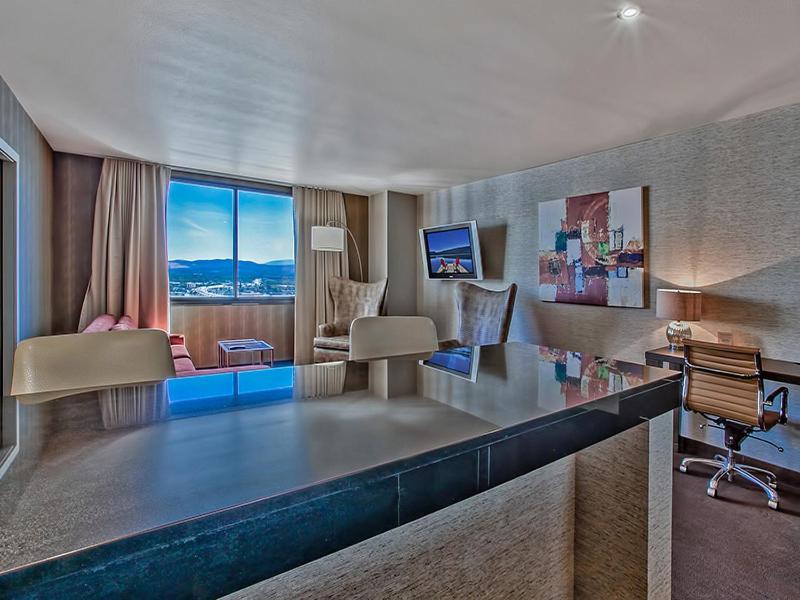 Gsr Deluxe Parlor - 2 Bedroom - Very Large - Sleeps 8 *