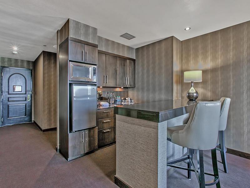 Hotel Gsr Deluxe Parlor - 2 Bedroom - Very Large - Sleeps 8