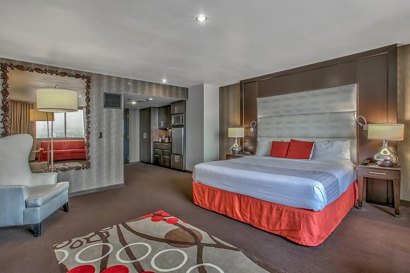 Gsr Deluxe Parlor - 2 Bedroom - Very Large - Sleeps 8 * Reno