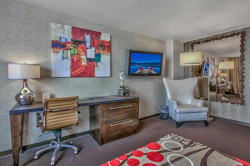 Hotel Gsr Deluxe Parlor - 2 Bedroom - Very Large - Sleeps 8 Reno