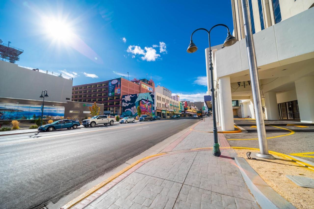 Reno Suites Hotel 3*