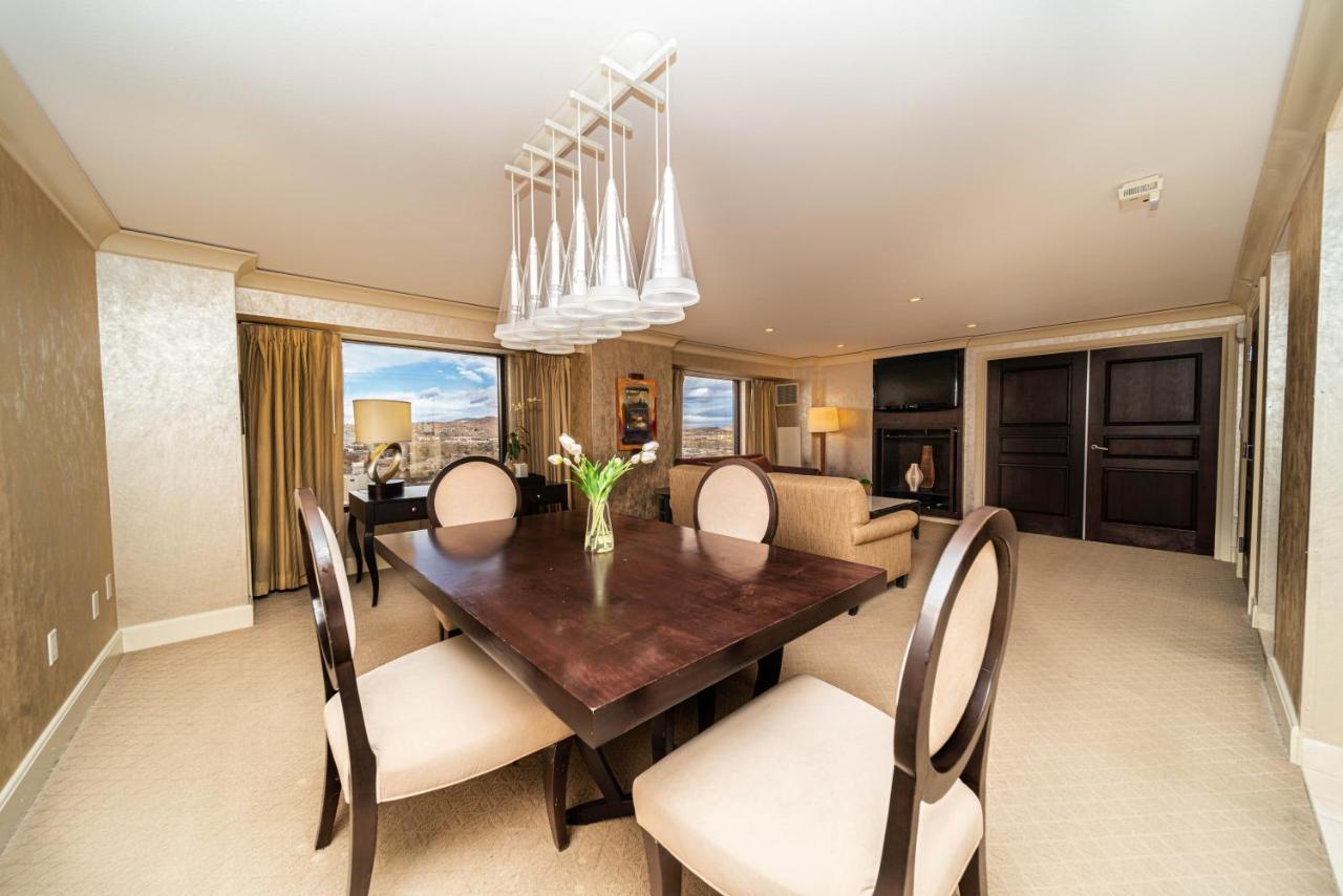 Reno Suites Hotel 3*