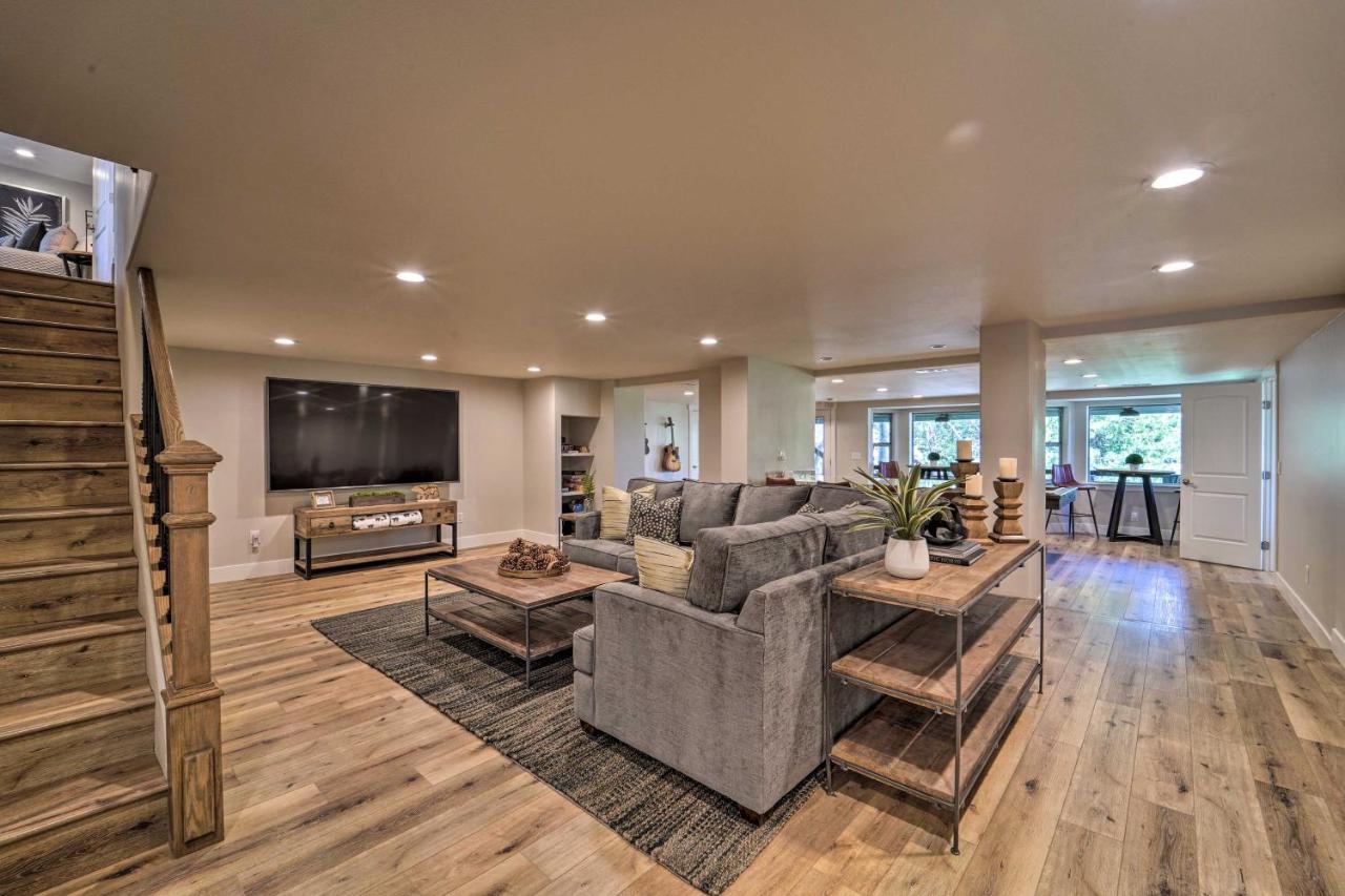 Holiday home Luxe With Mountain View 3 Mi To Skiing! Reno