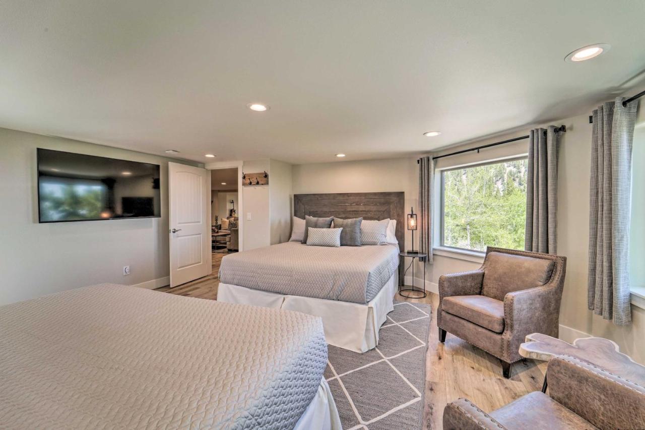 Luxe With Mountain View 3 Mi To Skiing! Holiday home