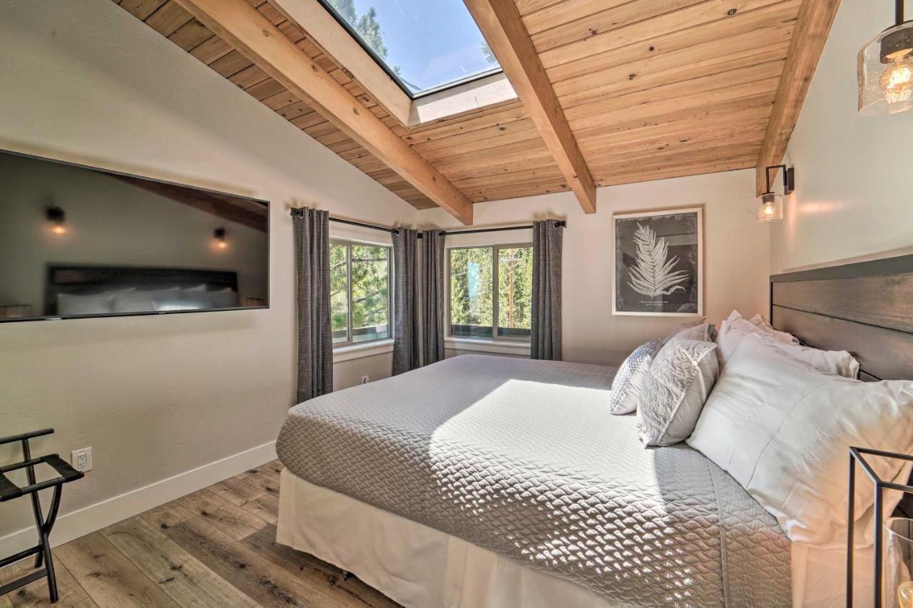 Holiday home Luxe With Mountain View 3 Mi To Skiing! *