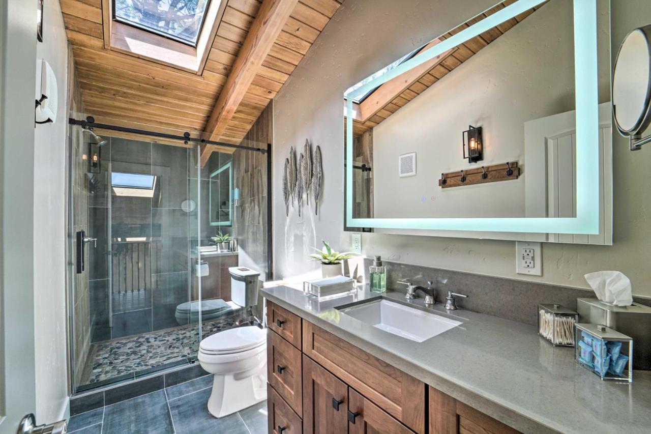 Luxe With Mountain View 3 Mi To Skiing!