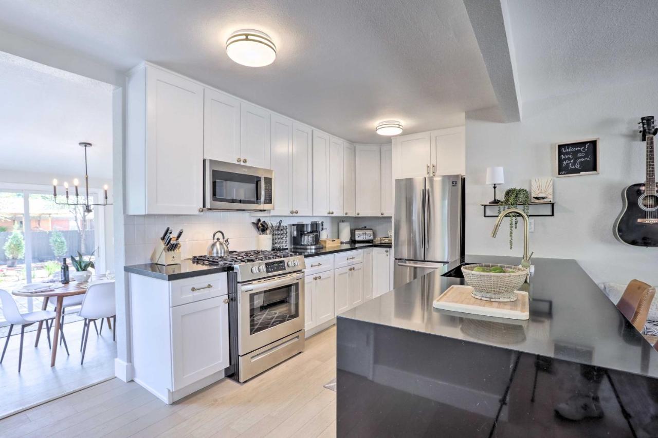 Midtown Oasis With Furnished Deck And Fire Pit Holiday home