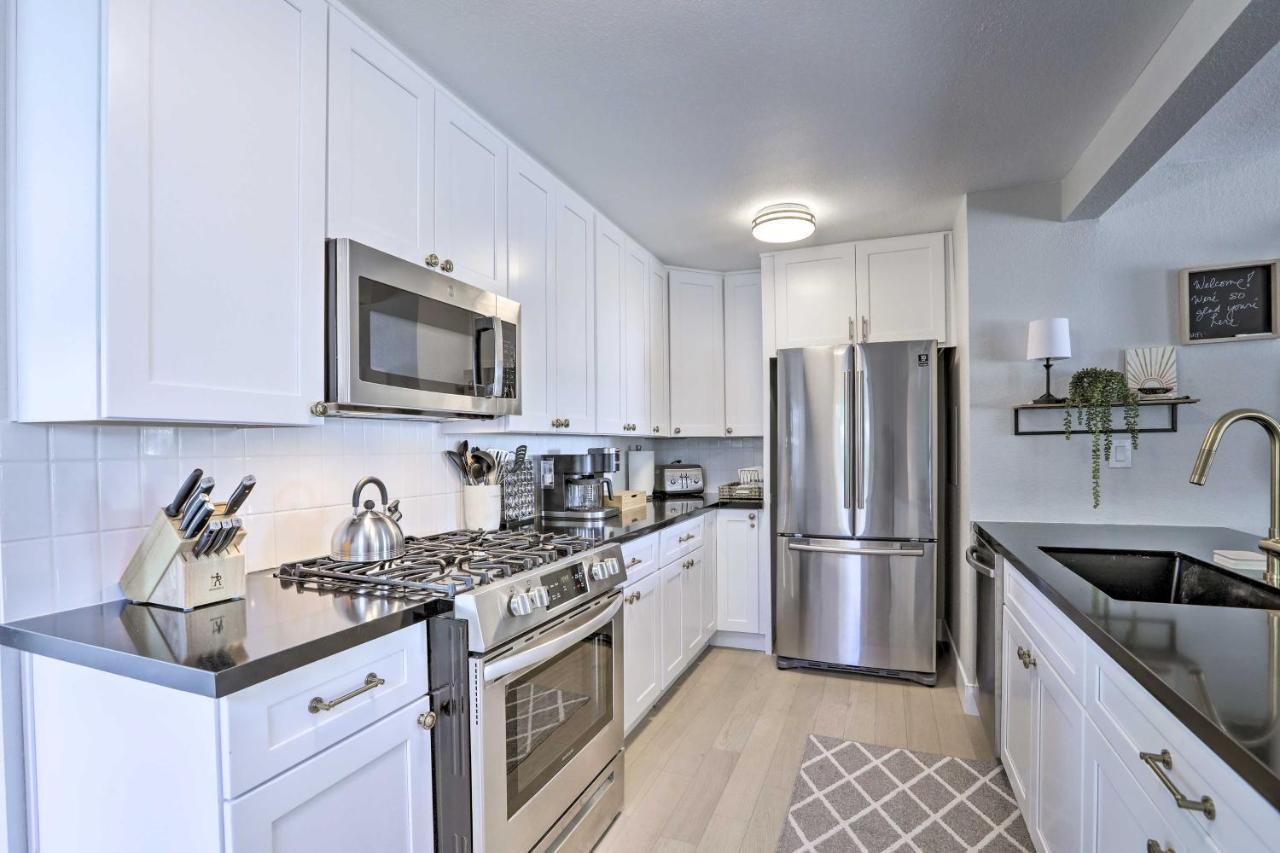 Holiday home Midtown Oasis With Furnished Deck And Fire Pit