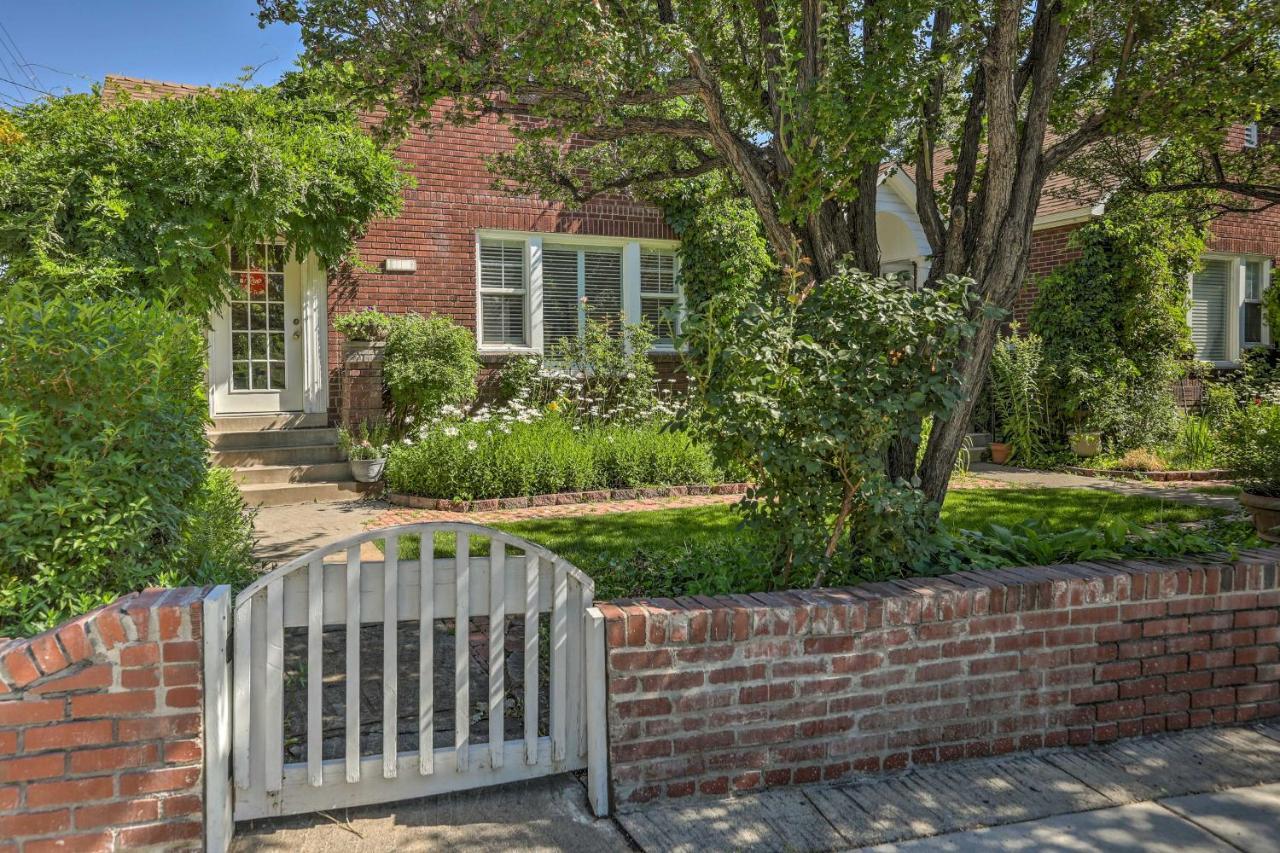 Historic On Riverwalk 1 Mi To Midtown Holiday home