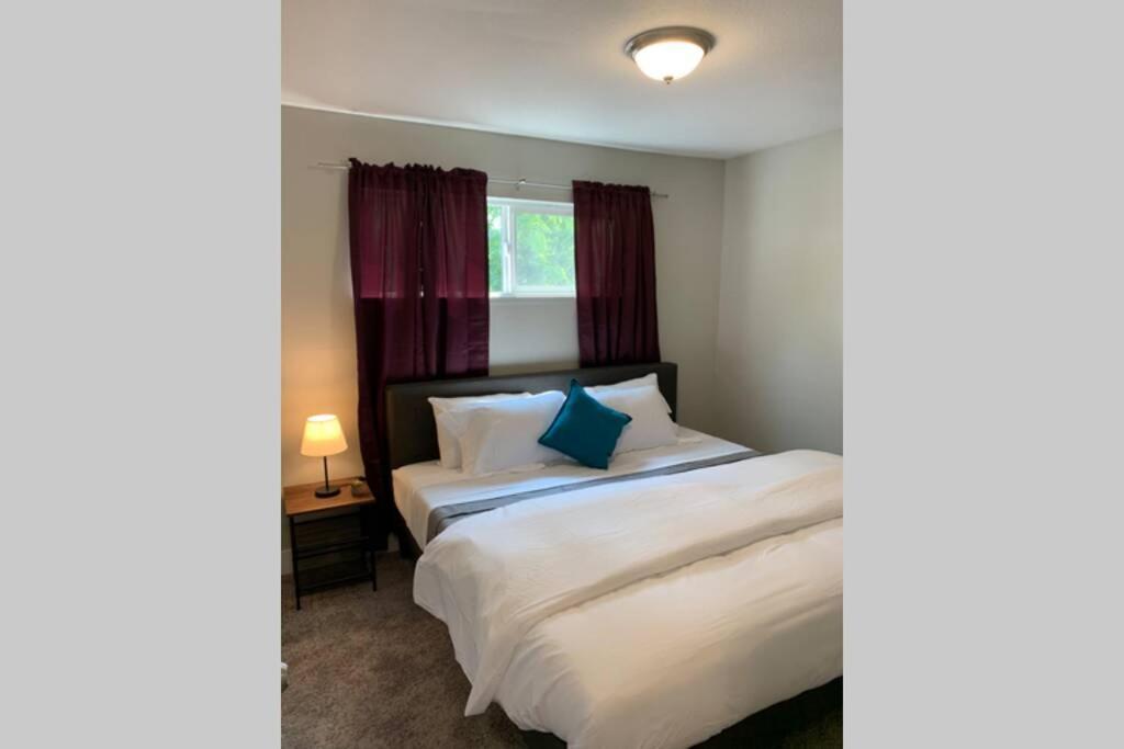 Holiday home 3 Bedrooms With King Beds Minutes From Downtown *