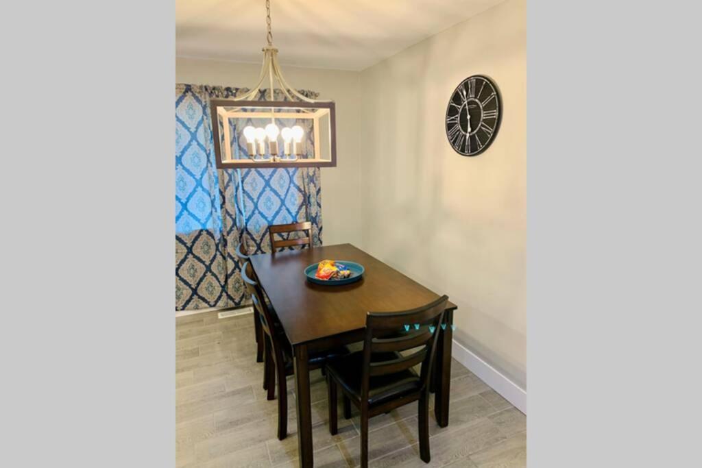 Holiday home 3 Bedrooms With King Beds Minutes From Downtown